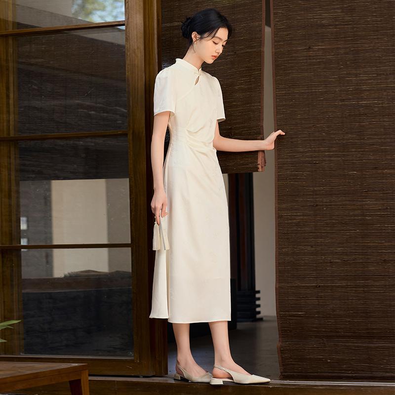 Vestido jacquard chino nuevo de estilo cheongsam mejorado con cuello mao
