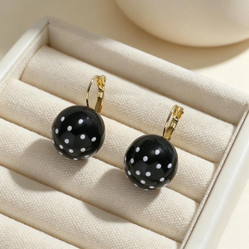 Black White Polka Dot Ball Acrylic Clip Earrings Fashion Women Ear Jewelry