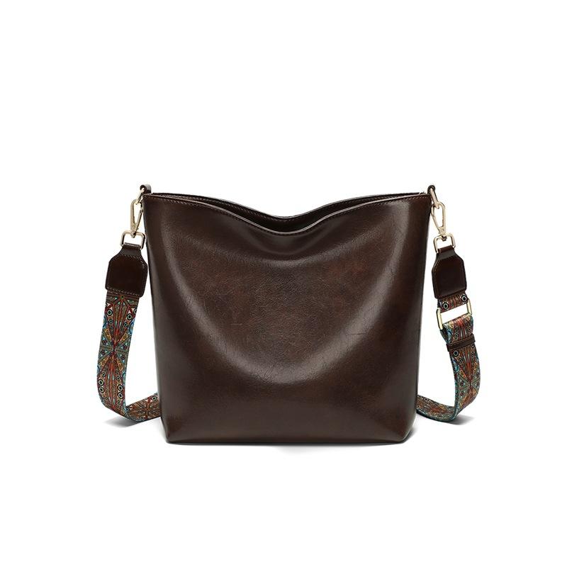 2025 New Women's Bucket Bag Genuine Leather New Tote Bag Large Capacity Shoulder Commuter Bag