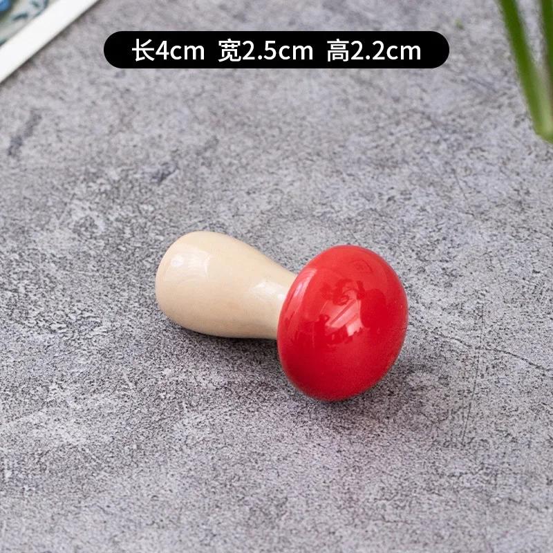 Ceramic Chopstick Holder Japanese Style Mushroom Chili Vegetable Chop Stick Racks Kitchen Decorative Spoon Fork Rest Tableware