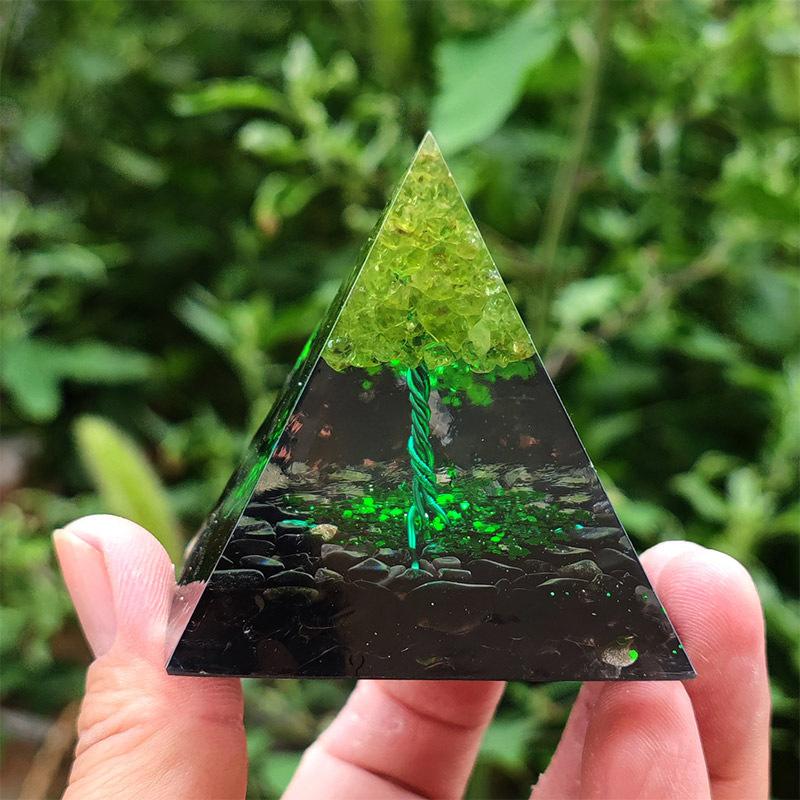 Krystalkugle Pyramide Knust Krystal Epoxyharpiks Håndlavet Skrivebordsudsmykning, Boligdekoration, Gave til Jul, Halloween, Nytår
