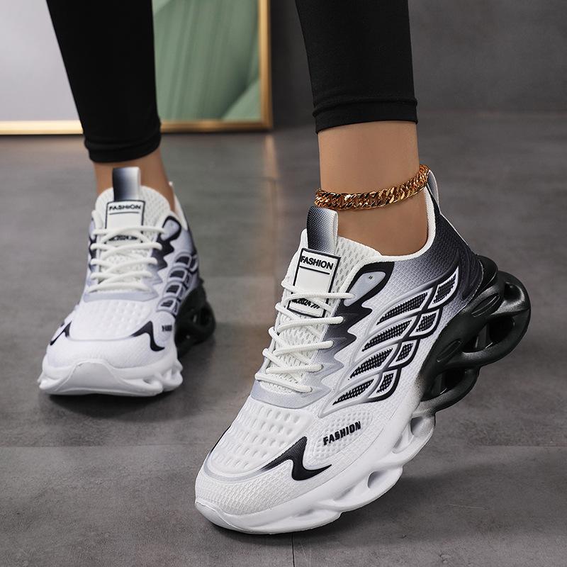 Übergröße Dad-Schuhe Herrenschuhe neu Mesh Casual Kalte Klebeschuhe Low Top Leichtgewichtige Mode-Sneaker