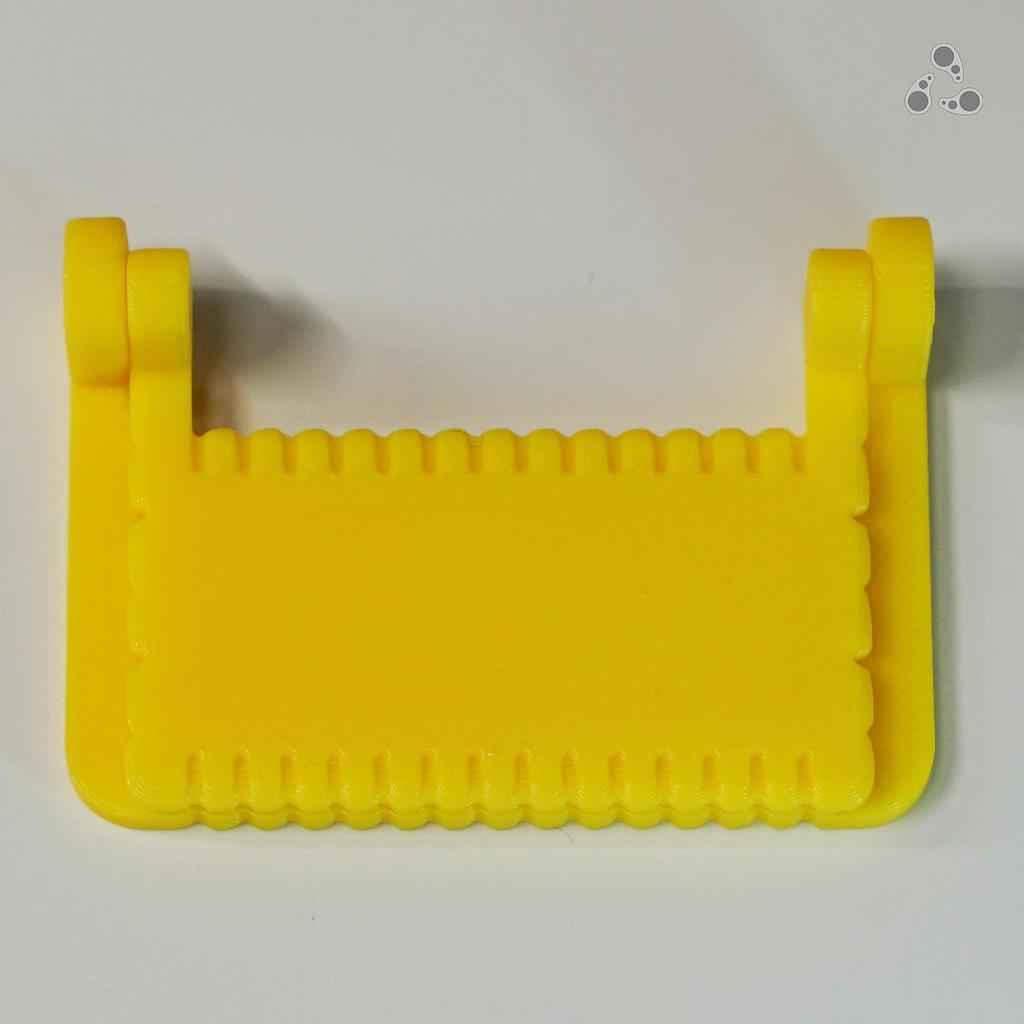 **Hinged Handcrafted Overlock Sewing Needle – Cute High-Precision DIY Style**