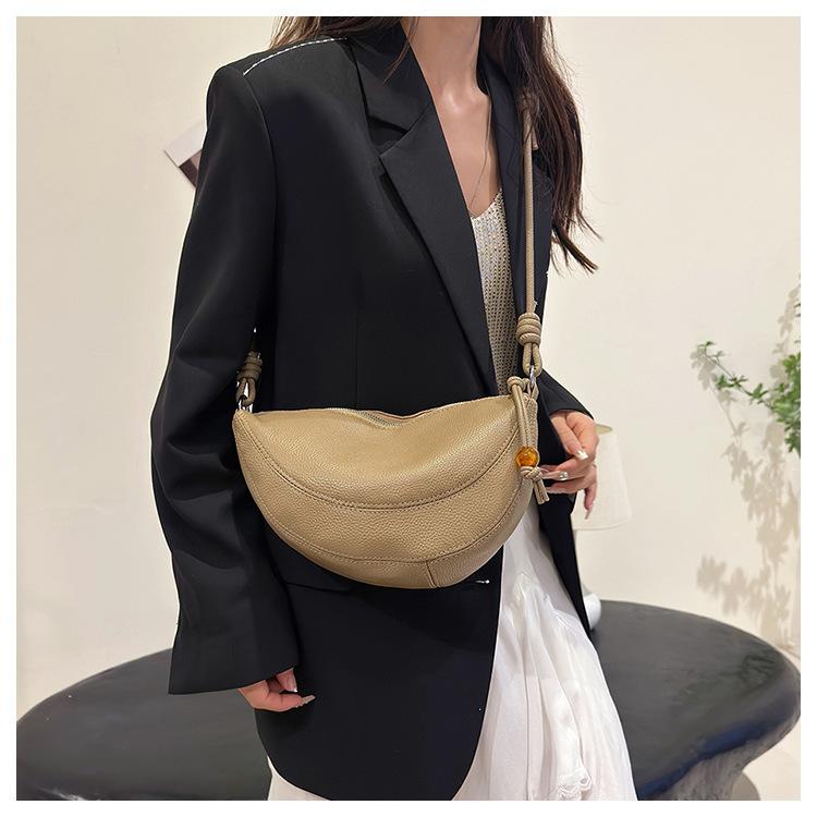 Damentasche aus Leder Handgefertigt Erste Schicht Rindsleder Schultertasche Umhängetasche Halbmondtasche Brusttasche Mondtasche Mori Serie