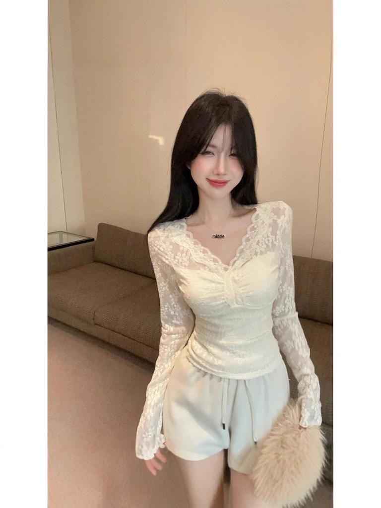 Chic V-Neck Lace Top: Elegant Innerwear & Outerwear for Spring & Autumn