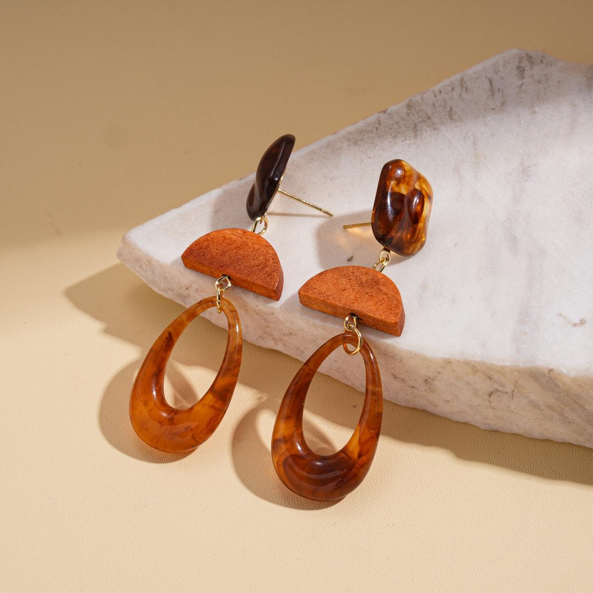 

Модные серьги-подвески для женщин коричневый