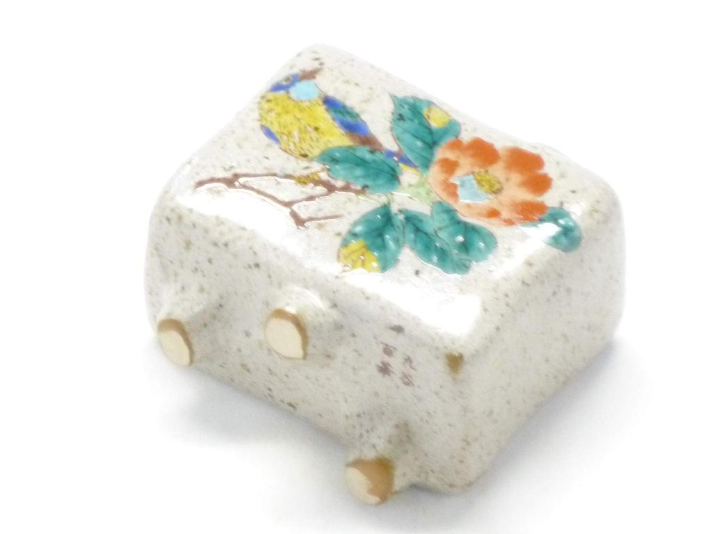 Hyakukaen Kutani [Single Flower Vase] Camellia and Bird Design, Ceramic, Approximately 8.1cm Tall, Single Item