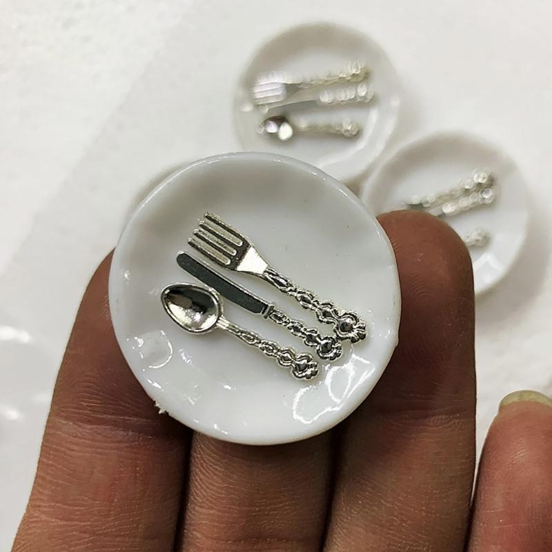 4Sets Miniature Kitchen Tableware Set Display Accessories for 1/12 Scale Dollhouses with Realistic Plates and Cutlery