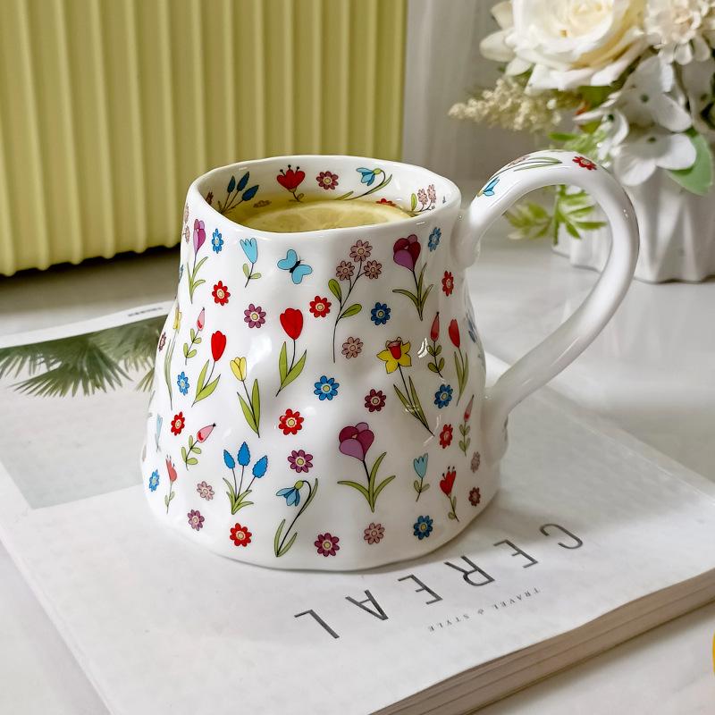 

Кружка Високоякісна Легка Розкіш Мультяшний Квітковий Керамічний Кухоль Великої Місткості Високої Цінності Кавова Чашка Ручний Візерунок Водяний Кухоль 600ML