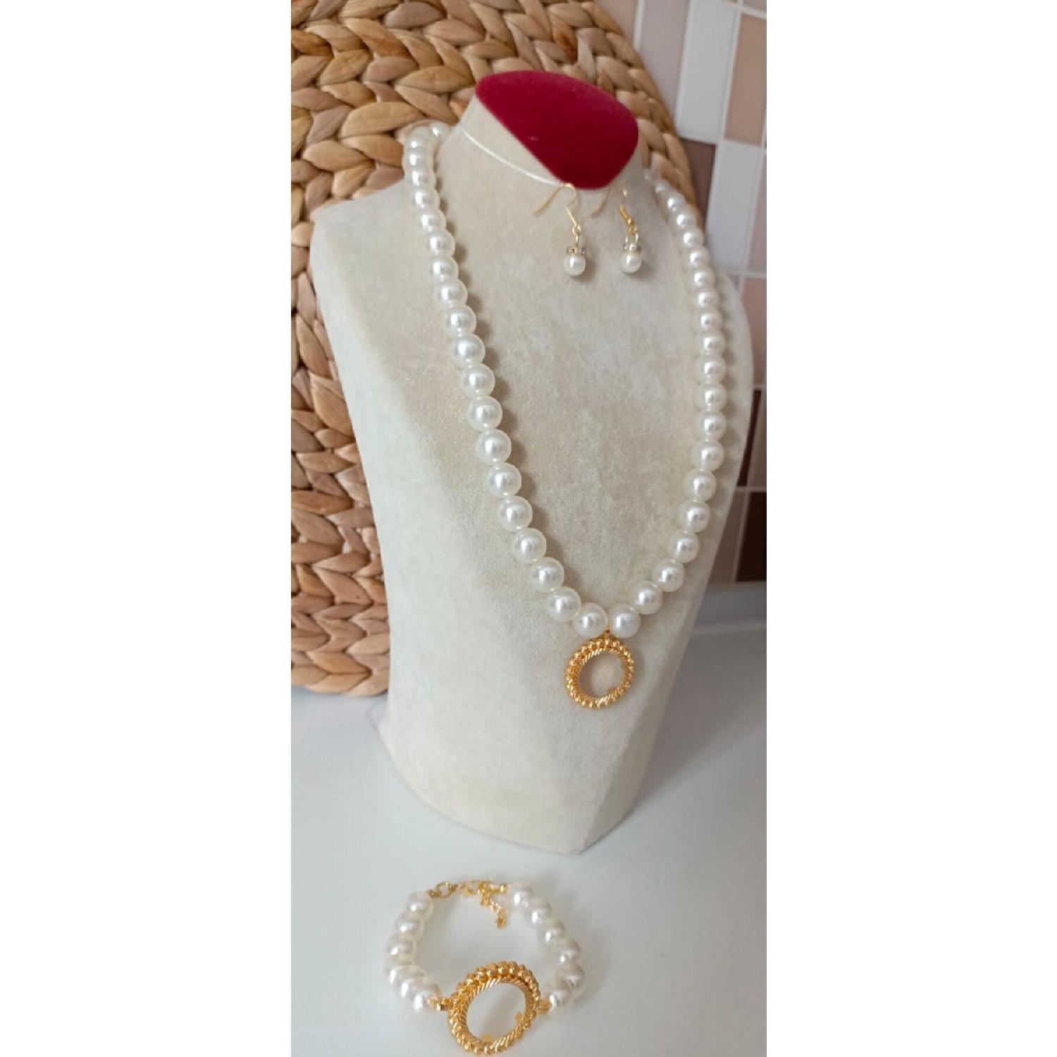 

Pearl Necklace And Cleaner Bracelet Set вершковий