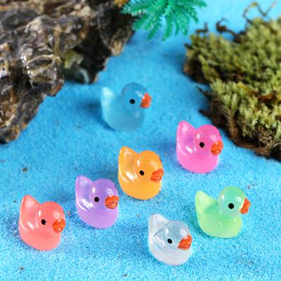 10 stk fluorescerende statuer Bedårende utseende Kreativ form Levende farge Håndlagde lysende små andestatuer Miniatyrdyrefigurer