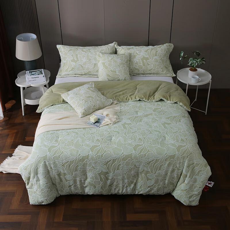 LISM Romantic Floral Milk Velvet All-Season Duvet Quilt