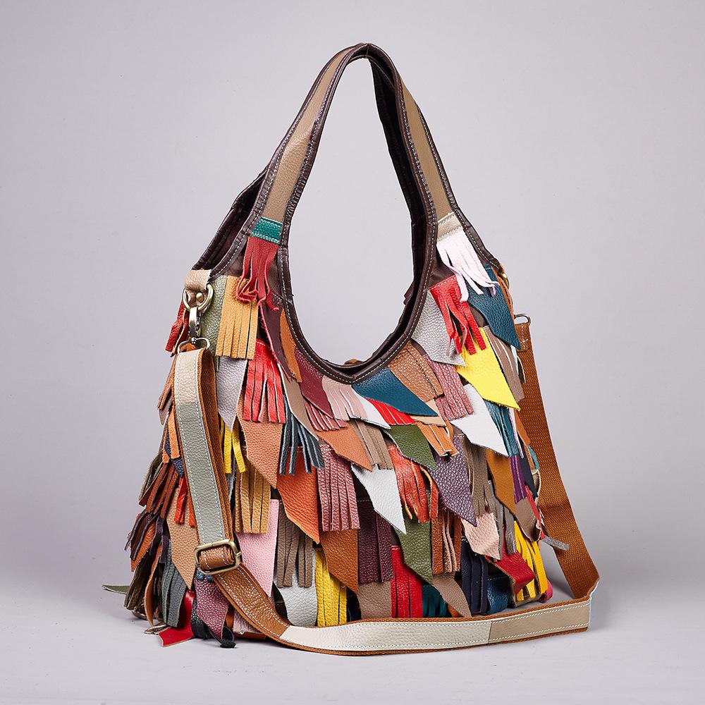 Geantă Crossbody și de Umăr Colorată din Piele de Vacă cu Ciucuri în Stil Mori pentru Femei