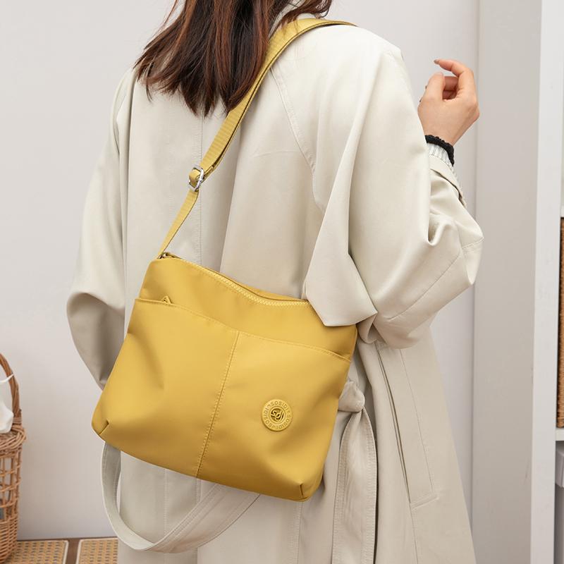 Borsa a Spalla da Donna di Grande Capacità Leggera Repellente all'Acqua in Nylon Borsa a Tracolla