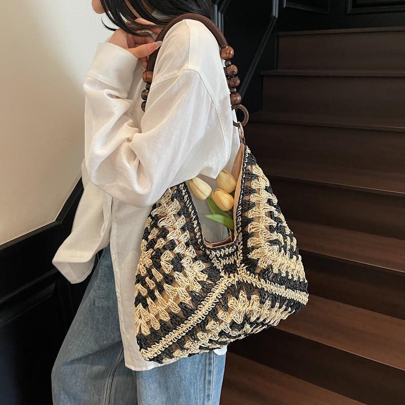 IELGY Hand-Woven Large-Capacity Straw Bag Seaside Beach Vacation Bag