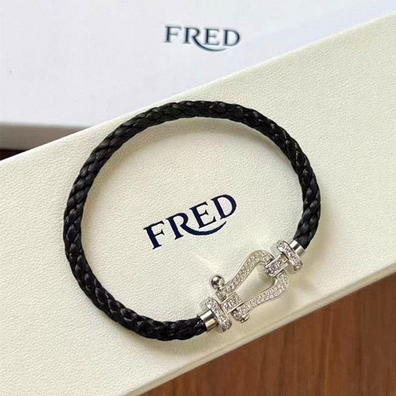 Fred Horseshoe Diamond-Set 18k Gold & Stainless Steel Bracelet - Luxurious Couple's Style for Men and Women, Large Size.