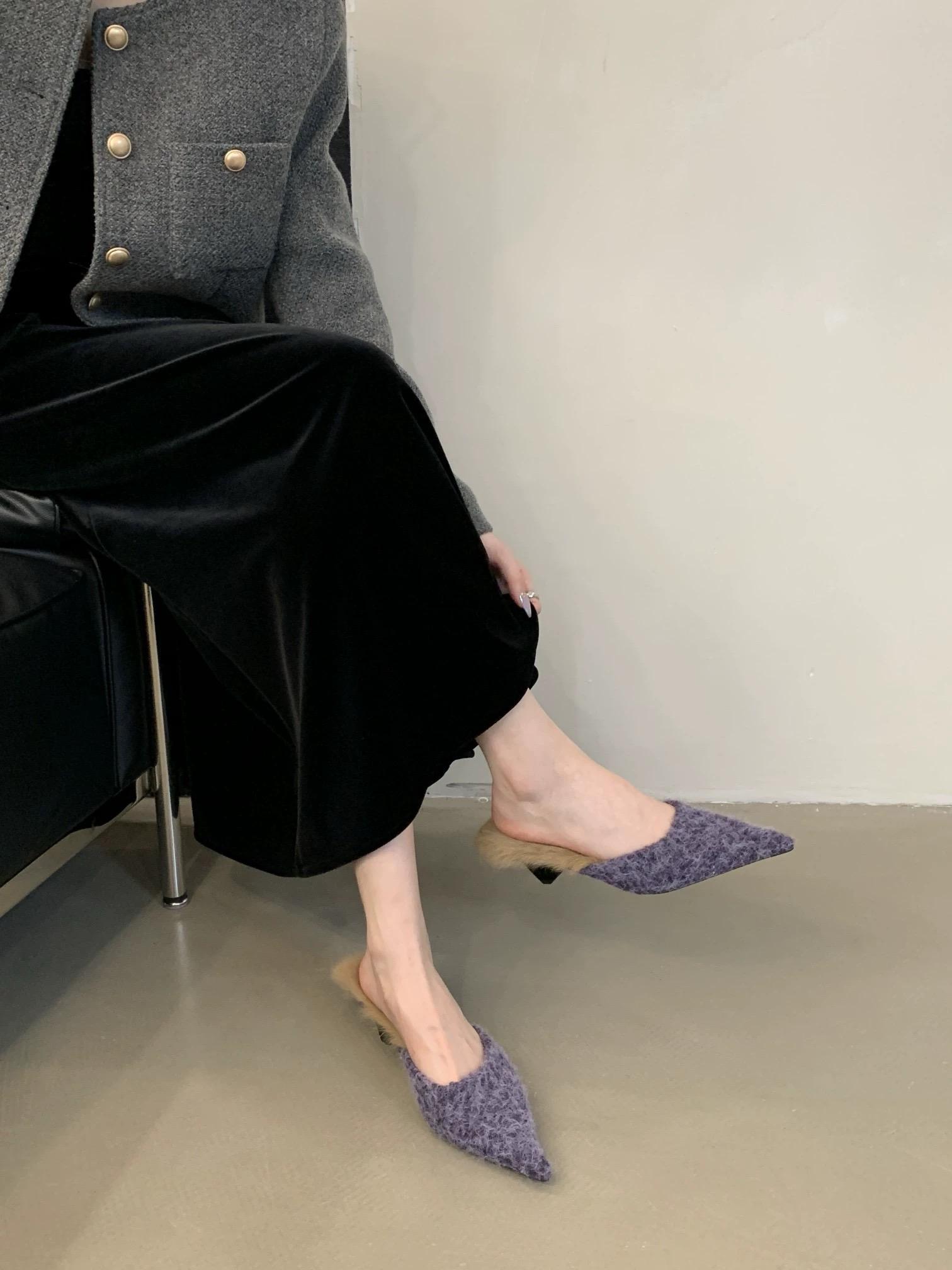 

Роскошные меховые тапочки женские остроносые мюли обувь дизайнерские меховые шлепанцы платье низкий каблук 2025 зимняя мода замша хлопок Botas Mujer 40