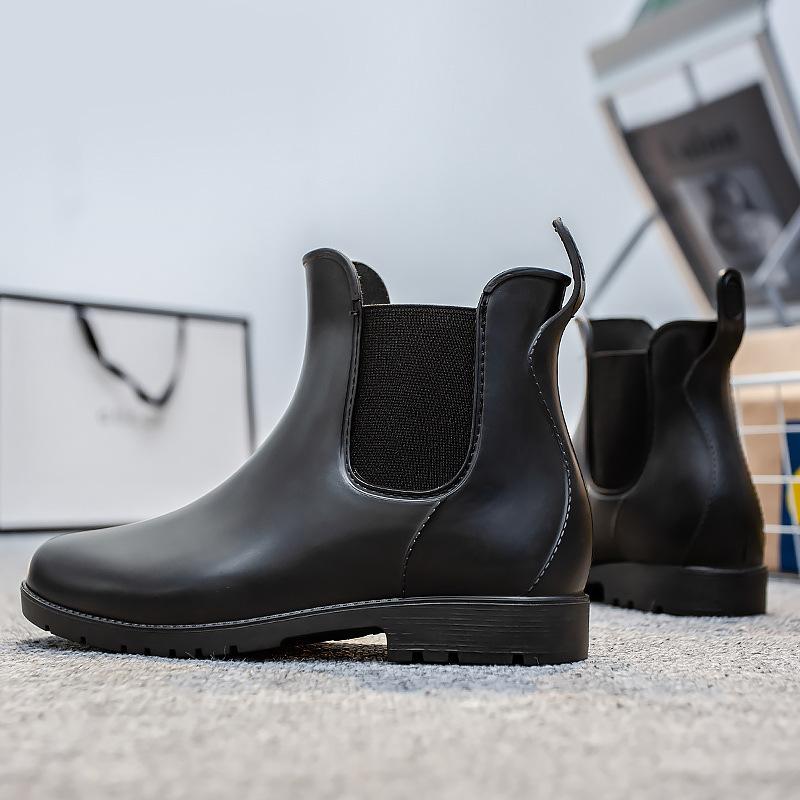 Factory direct sales of new rain shoes women's fashion outer wear rubber shoes adult water shoes waterproof overshoes short rain boots