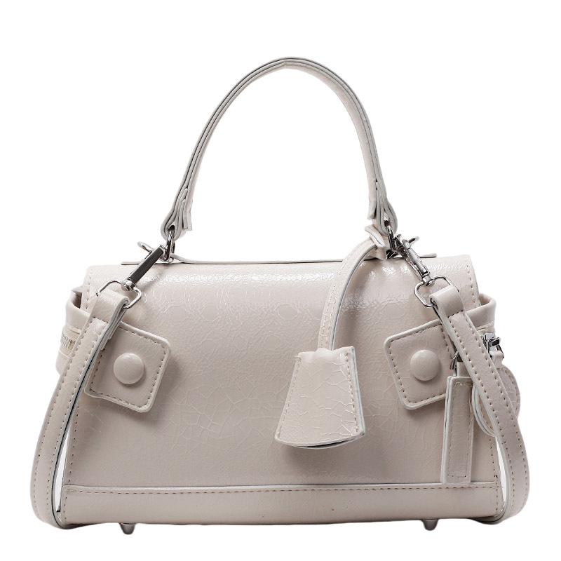 

Трендовая женская повседневная сумка на плечо и через плечо в корейском стиле 2025 года 23*8*14 cm грязно-белый