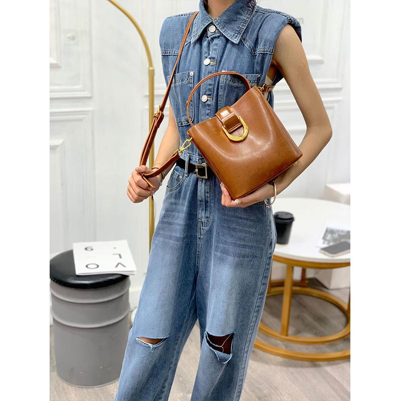 100% Genuine Leather Women's Bucket Bag New Fashion Large Capacity Commuter Handbag Shoulder Crossbody Bag for Women