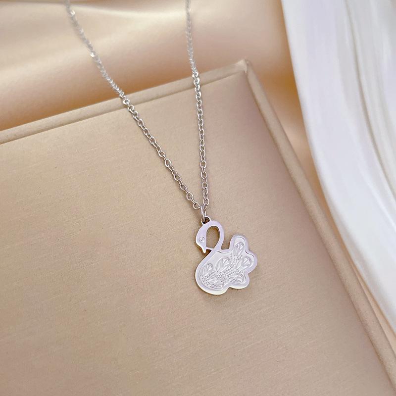 Titanium Steel Pattern Little Swan Minimalist Furnace Real Gold Necklace Female Collarbone Chain Accessories