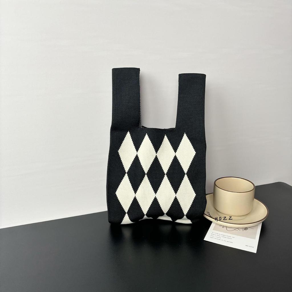 Knitted bag female animal tote bag cute souvenir snack bag versatile vest bag bucket woven gift bag