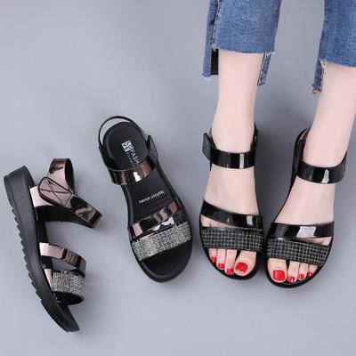 Flache Damenschuhe für den Sommer, modische Damensandalen mit Strasssteinen im mittleren Alter, rutschfeste, weiche Unterseite, All-Match-Damensandalen