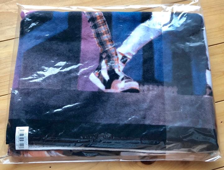 [OCCASION] Grande Serviette Photo SHINee avec Bonus
