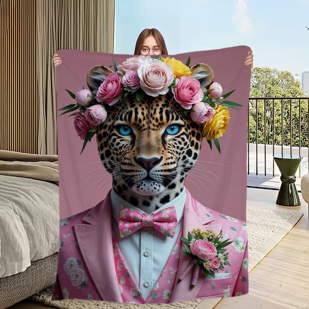 Leopard Wreath Animal Portrait Blanket Flannel warm comfort soft plush blanket For Picnic Beds Sofas Homes And Bedrooms 30x40in