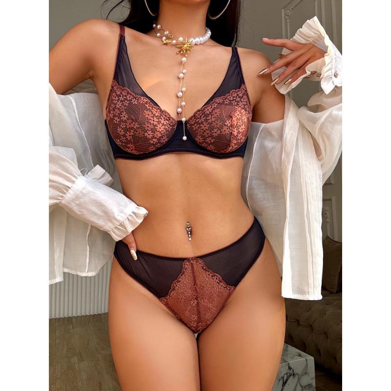 

Винтажный французский кружевной комплект бюстгальтера и нижнего белья с цветовыми блоками для повышенной элегантности Deep Blue [Single]