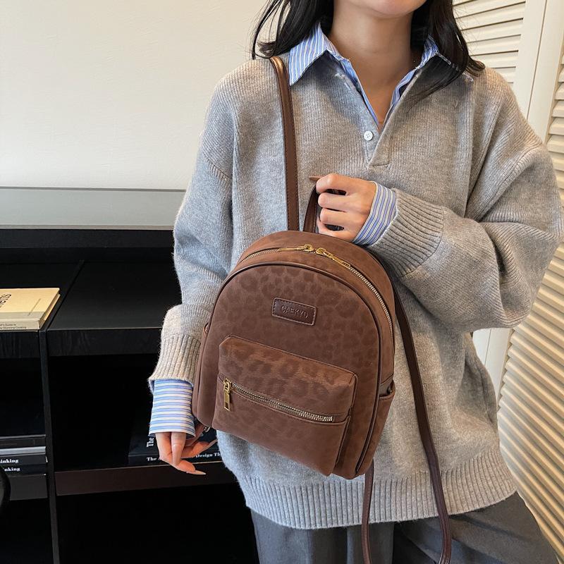 Leopard Print Travel Backpack for Women 2025 New Niche College Students Class Schoolbag Large Capacity Super Fire Commuter Backpack