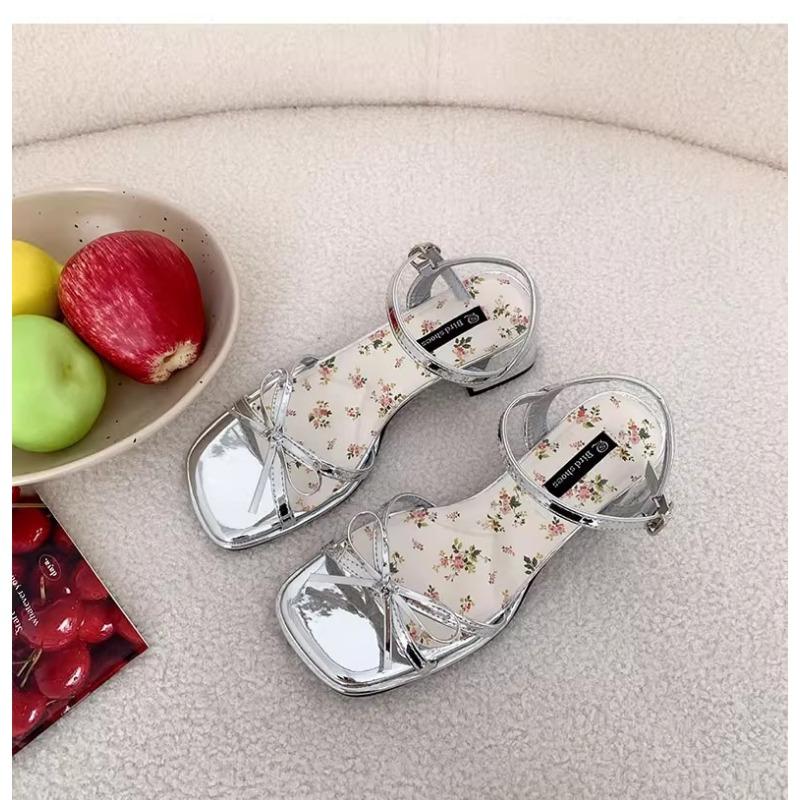 Fashion temperament retro silver thick-heeled sandals women's new summer wear versatile small cool single shoes