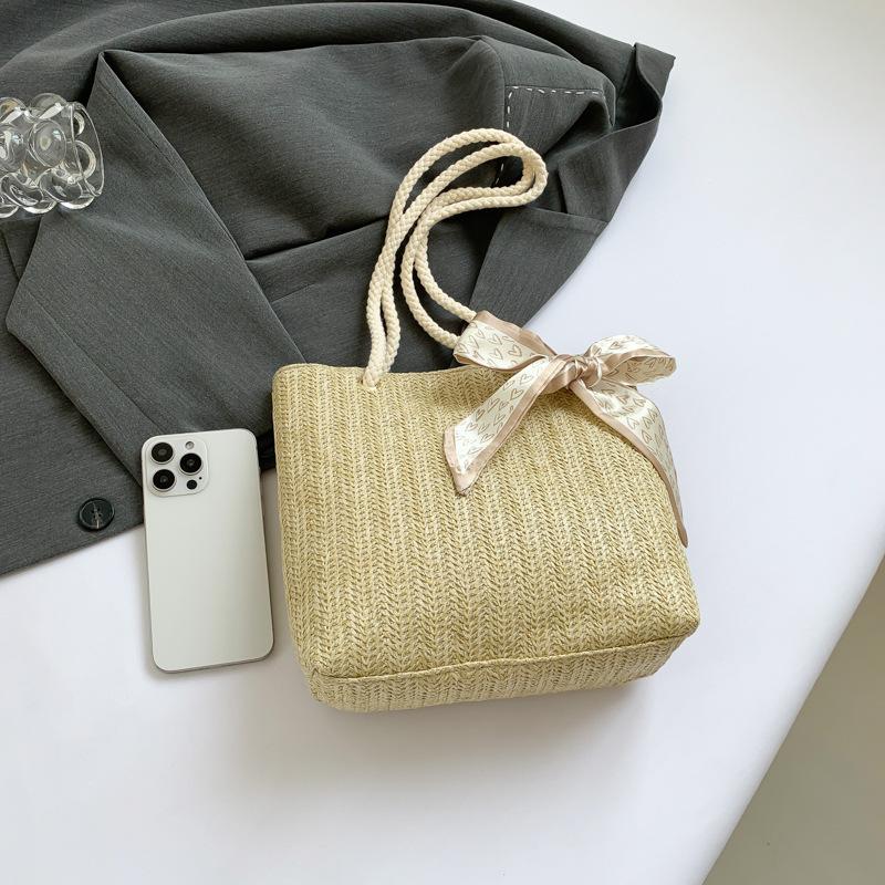 Woven small bag 2025 new trendy straw women's bag shoulder bag large capacity commuting versatile underarm tote bag