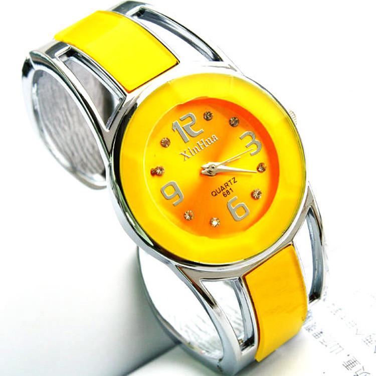 Unisex Bracelet Watch Quartz Analog Wristwatch In Vibrant Candy Colors For Everyday Style
