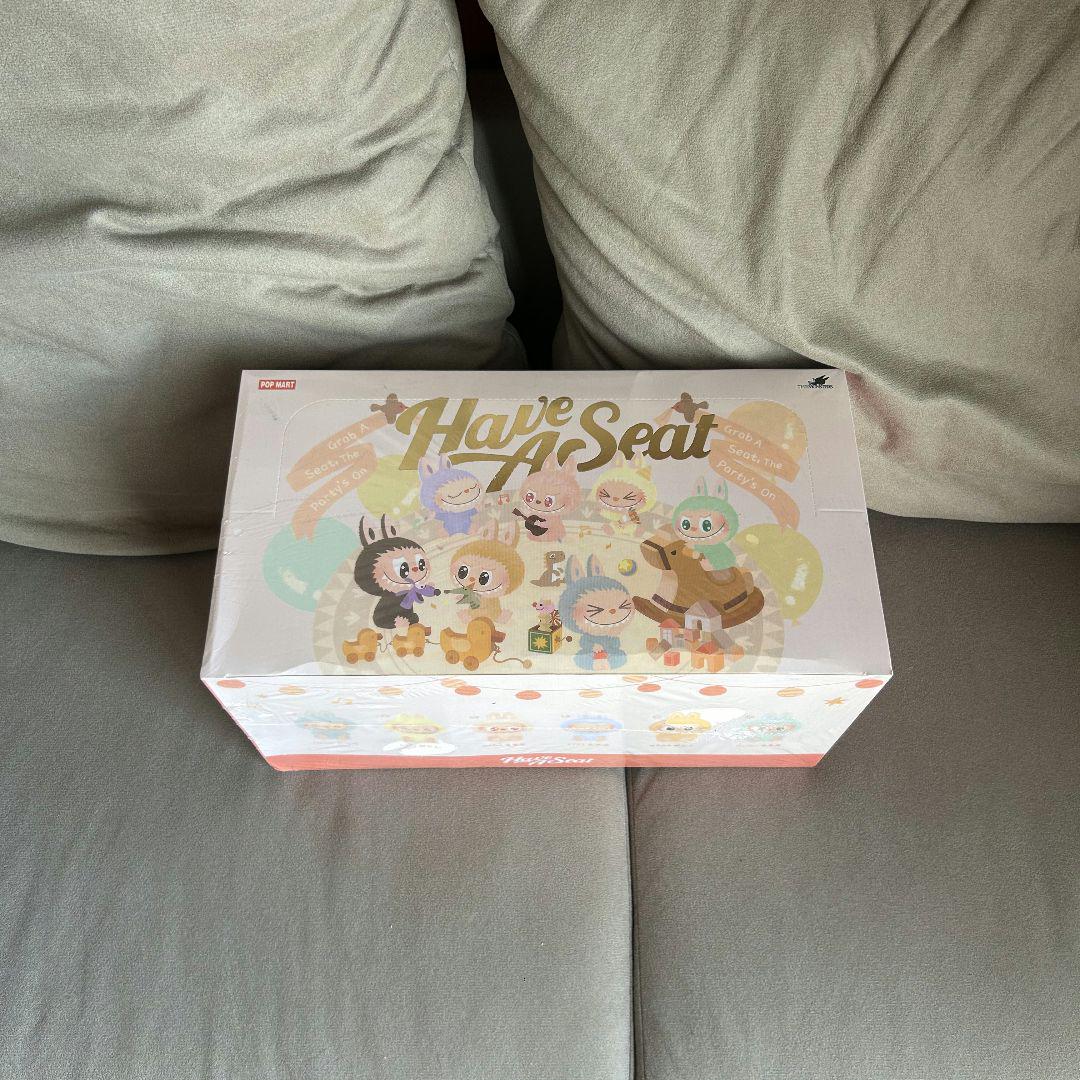 

[USED] POP MART Have A Seat Box