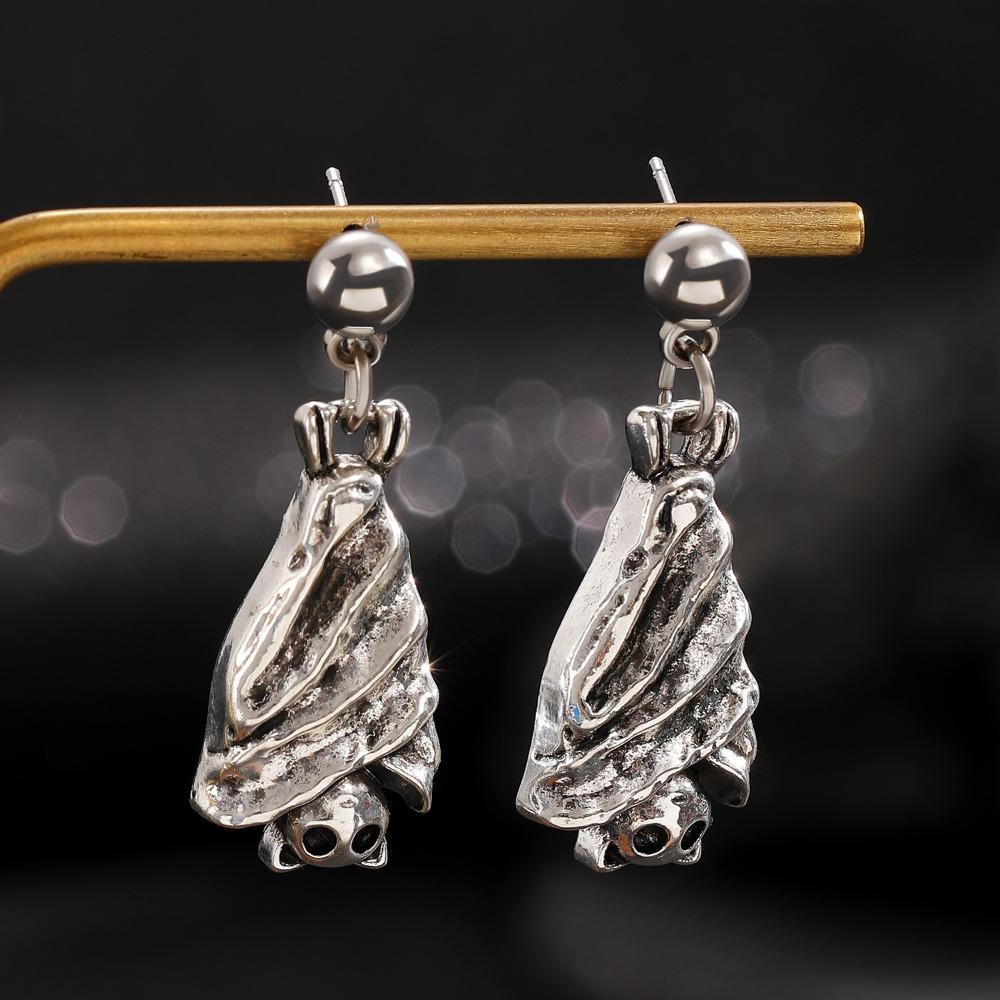 Gothic Style Halloween Upside-Down Bat Earring Stud Zinc Zinc Alloy Inverted Bat Earring Stud Women