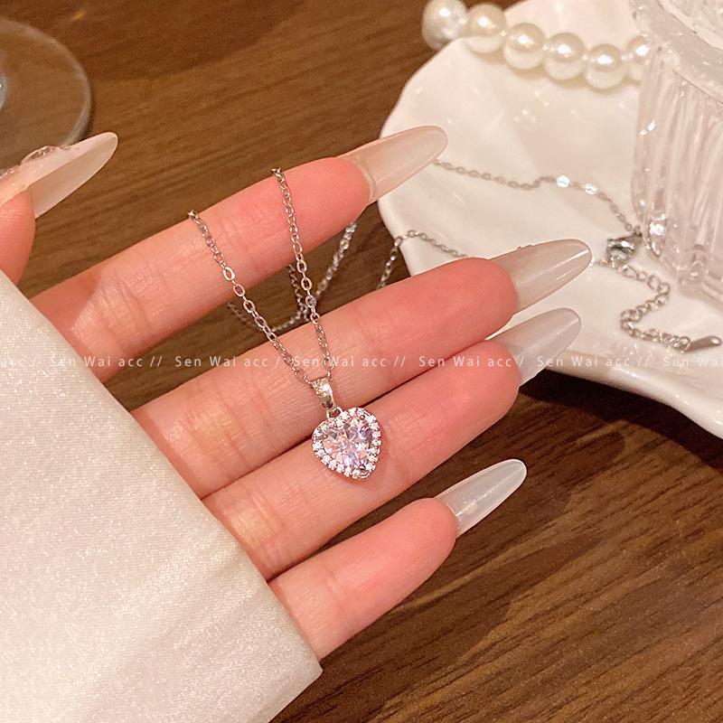 Flash zirconium love pendant, titanium steel necklace, women s light luxury high-end silver collarbone chain, Korean version with jewelry