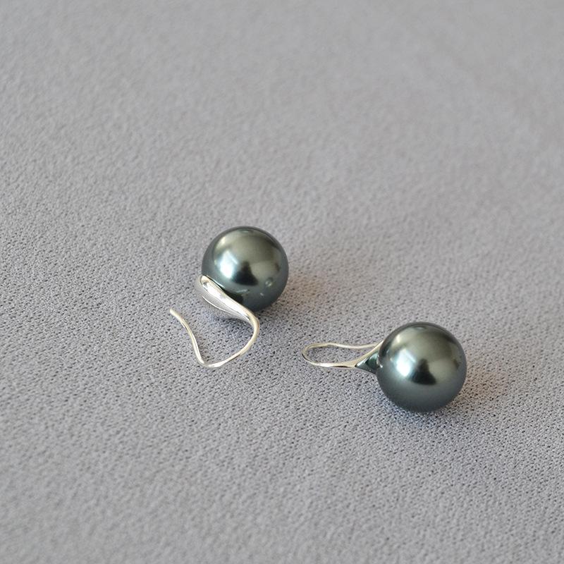 Retro Tahiti Style High-Luster Pearl Stud Earrings with 925 Silver Needle