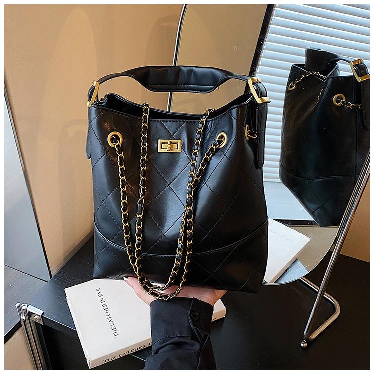 New Niche Rhombus Chain Large-Capacity Commuter Shoulder Messenger Bag Contrasting Color Portable Tote Bag Women