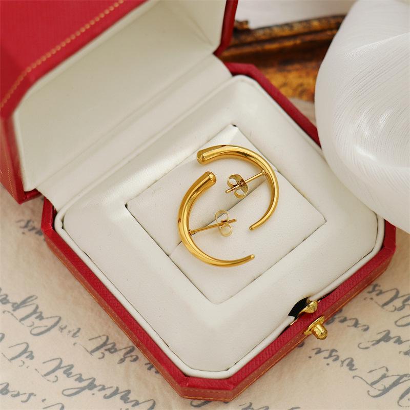 Серьги-гвоздики из гладкого бычьего рога в форме буквы С – Геометрический круг в холодном стиле для женщин золотой