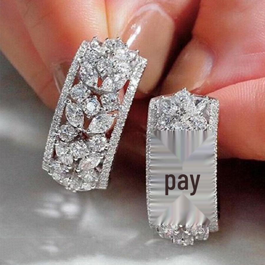 

Корейские серьги-подвески с полыми резными элементами в стиле Дондэмун для невесты серебряный