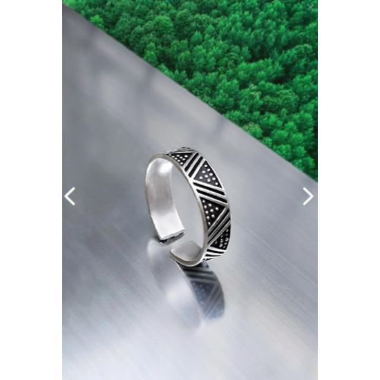Unisex Versilbertes Dreiecksmuster Labyrinth Caesar Blütenblatt Modell Ehering Verstellbares Ringset