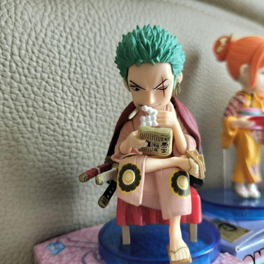 [USED] Price Reduced One Piece World Collectible Figure - Wa - Complete Set of 6 Figures, Boxed and Opened, Front Cover