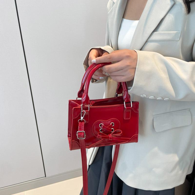 

New personality trend retro handbag beautiful fashion simple shoulder messenger small square bag