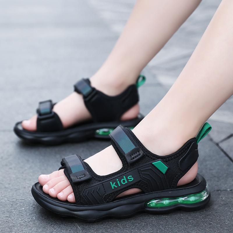 Boys sandals 2025 summer new middle and older children open-toed soft sole lightweight Velcro air cushion casual beach shoes tide