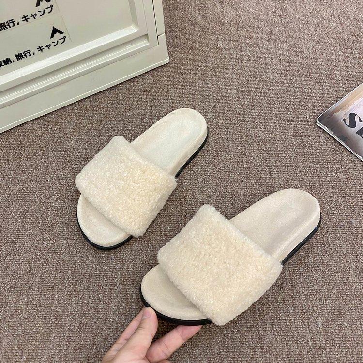 

Minimalist style one-word slippers for women to wear in the autumn of 2025, new open-toed fashion and versatile casual hairy drag women 40