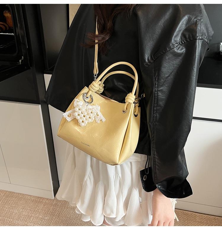 

Корейская версия модная женская сумка 2025 весна новая простая в иностранном стиле маленькая квадратная сумка ретро сумка-мессенджер на плечо