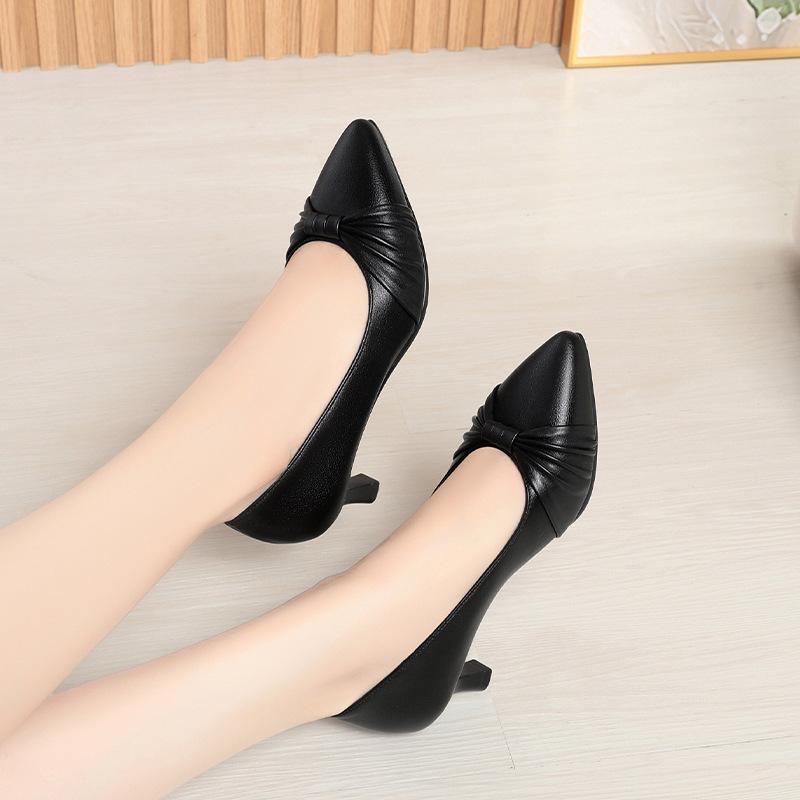Pointed high heels women's new spring and autumn thick heel middle heel single shoes women's light mouth beige work shoes