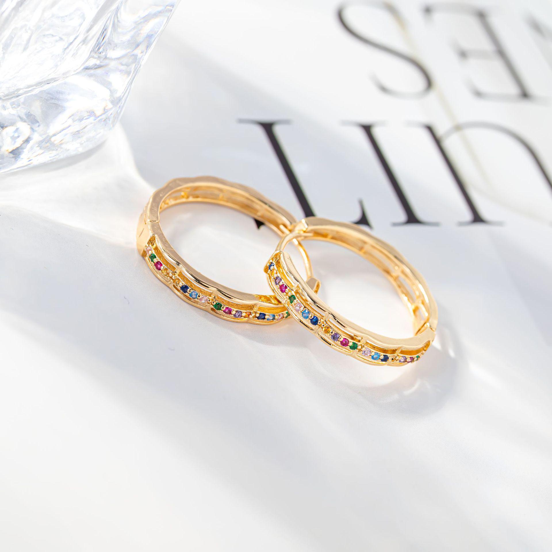 Elegant European Circle Ear Cuff Studs with Multi-color Zirconia Skirt Edge