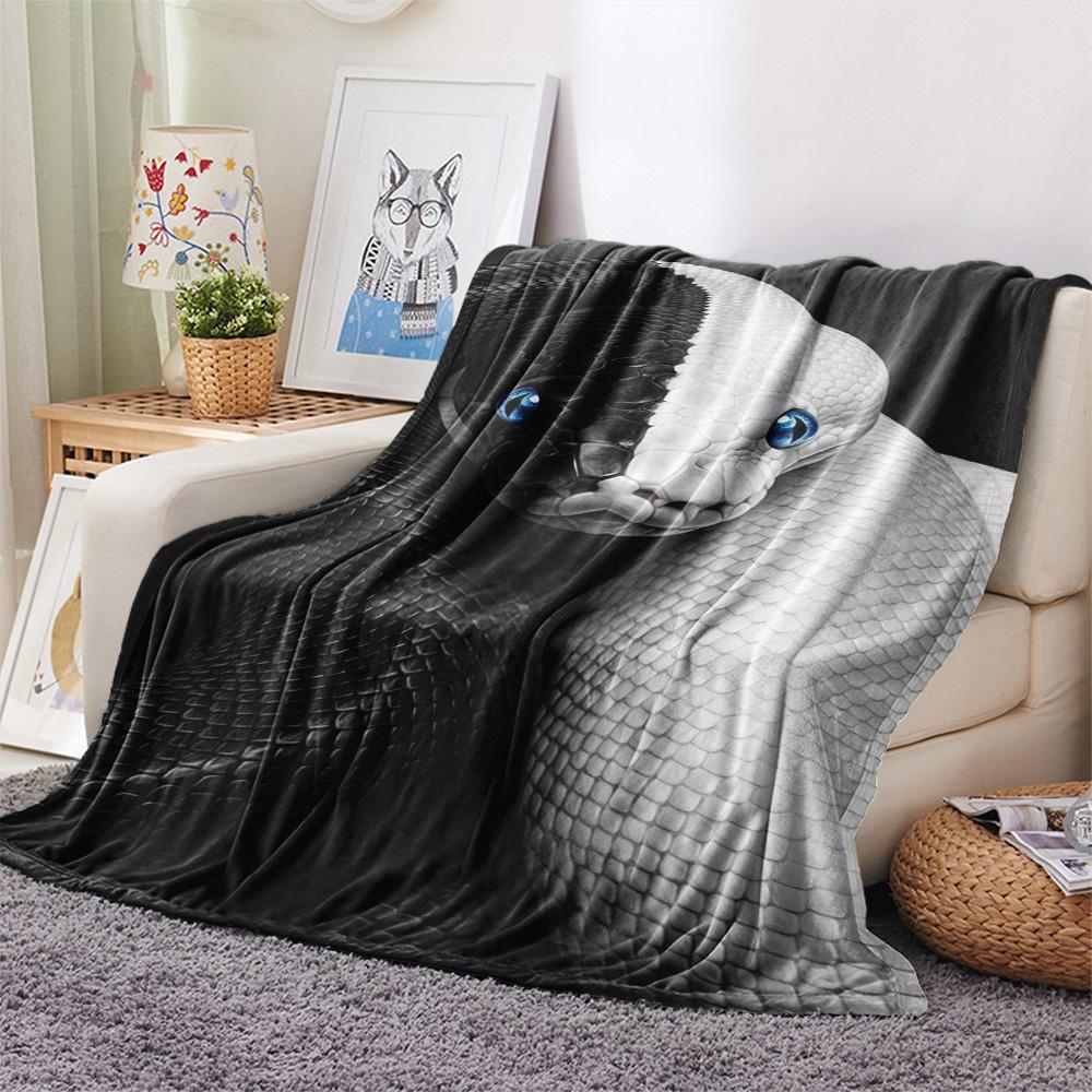 1PC Bicolor Animal Portraits Print FlAannel Blanket, High Quality Comfortable for All Seasons, Home Decor, Warmth and Comfort